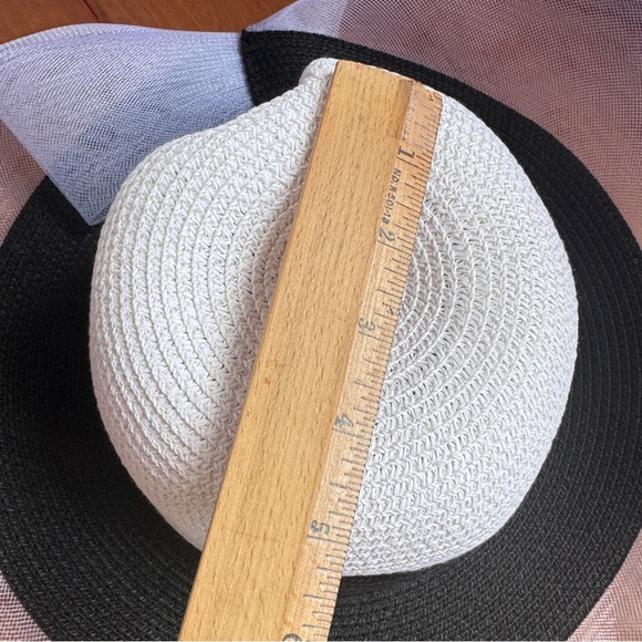 Fancy hat - Picture 9 of 13